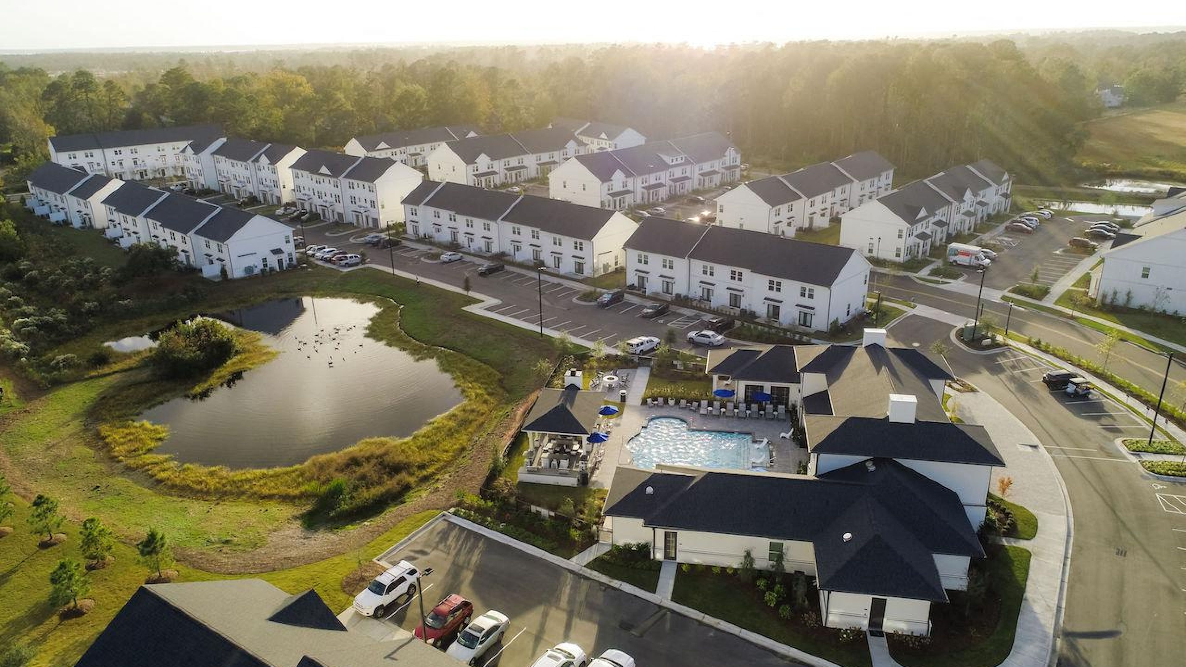 Hawthorne at the Pointe apartment community exterior
